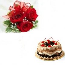 Half kg Black forest cake with 3 red roses hand tied