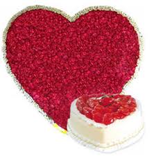 100 heart shaped roses with 1 kg cake