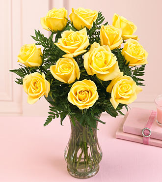 6 yellow roses in a vase